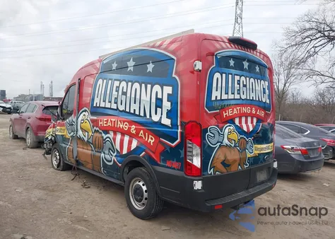 2021 Ford Transit-250 z USA, uszkodzony, nr VIN 1FTBR1C82MKA29547